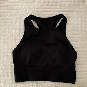 Black Lululemon sports bra worth removable pads